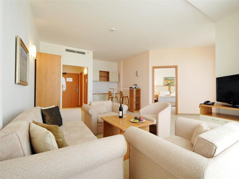 Apollo Spa Resort - Premium All-Inclusive , Pools & Free Beach, Individual Ac In Every Room Golden Sands Exterior foto